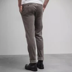 Taupe Baby Cord Slim Fit Stretch Chino - Mason's 7 Taupe Baby Cord Slim Fit Stretch Chino - Mason's -ETON Store 2024 07 22 Philipp 0406