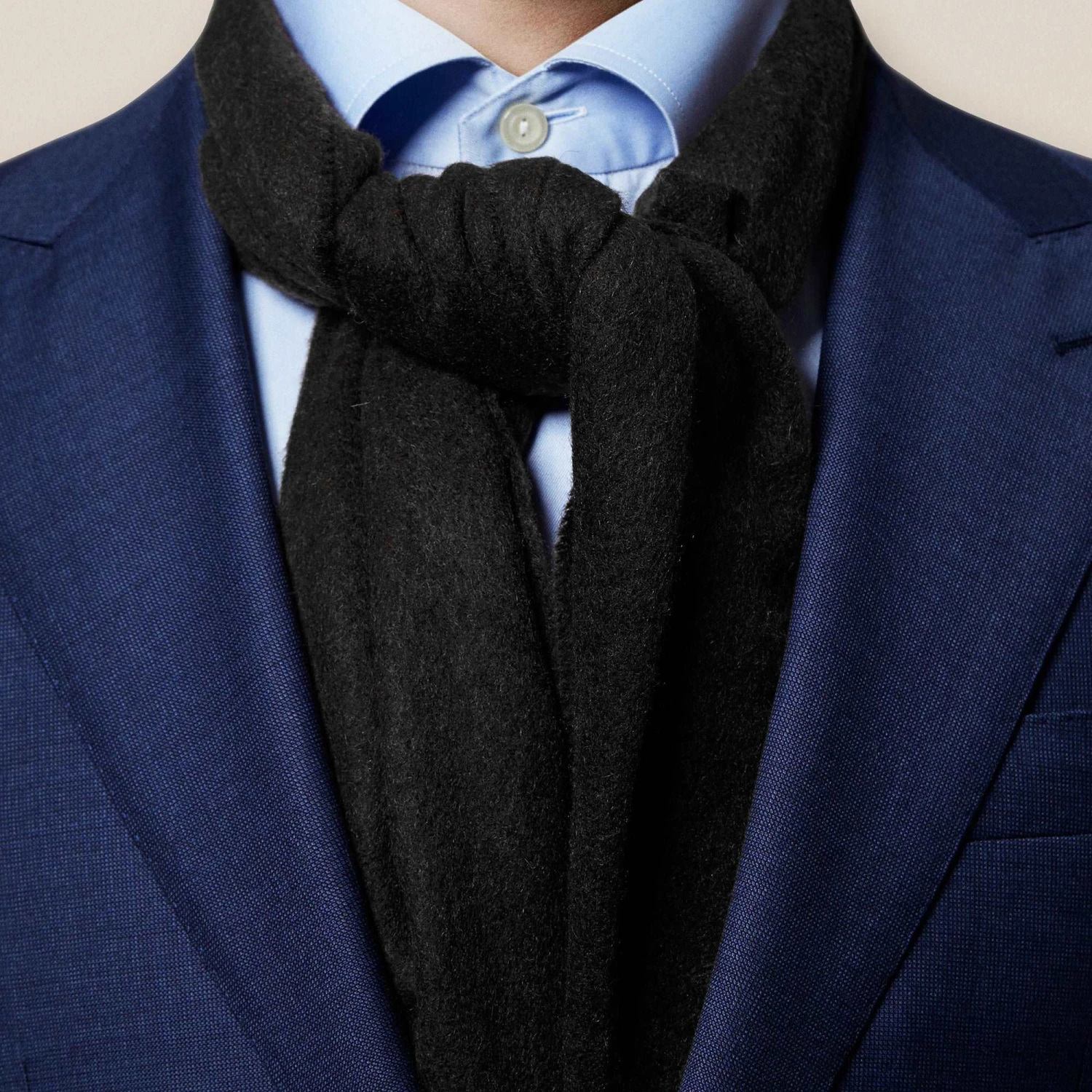 Black Solid Ultra-Soft Cashmere Scarf - ETON 5 Black Solid Ultra-Soft Cashmere Scarf - ETON - Image 3