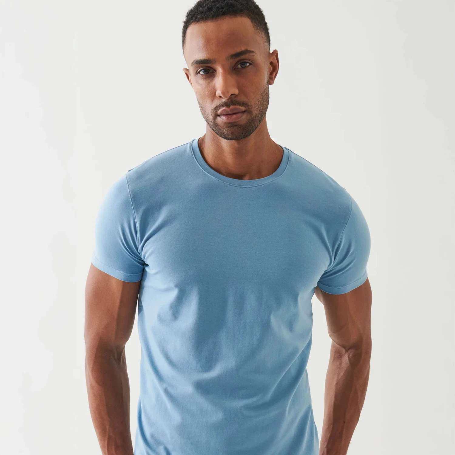 Country Blue Pima Cotton Stretch Iconic T-Shirt - Patrick Assaraf 4 Country Blue Pima Cotton Stretch Iconic T-Shirt - Patrick Assaraf - Image 2