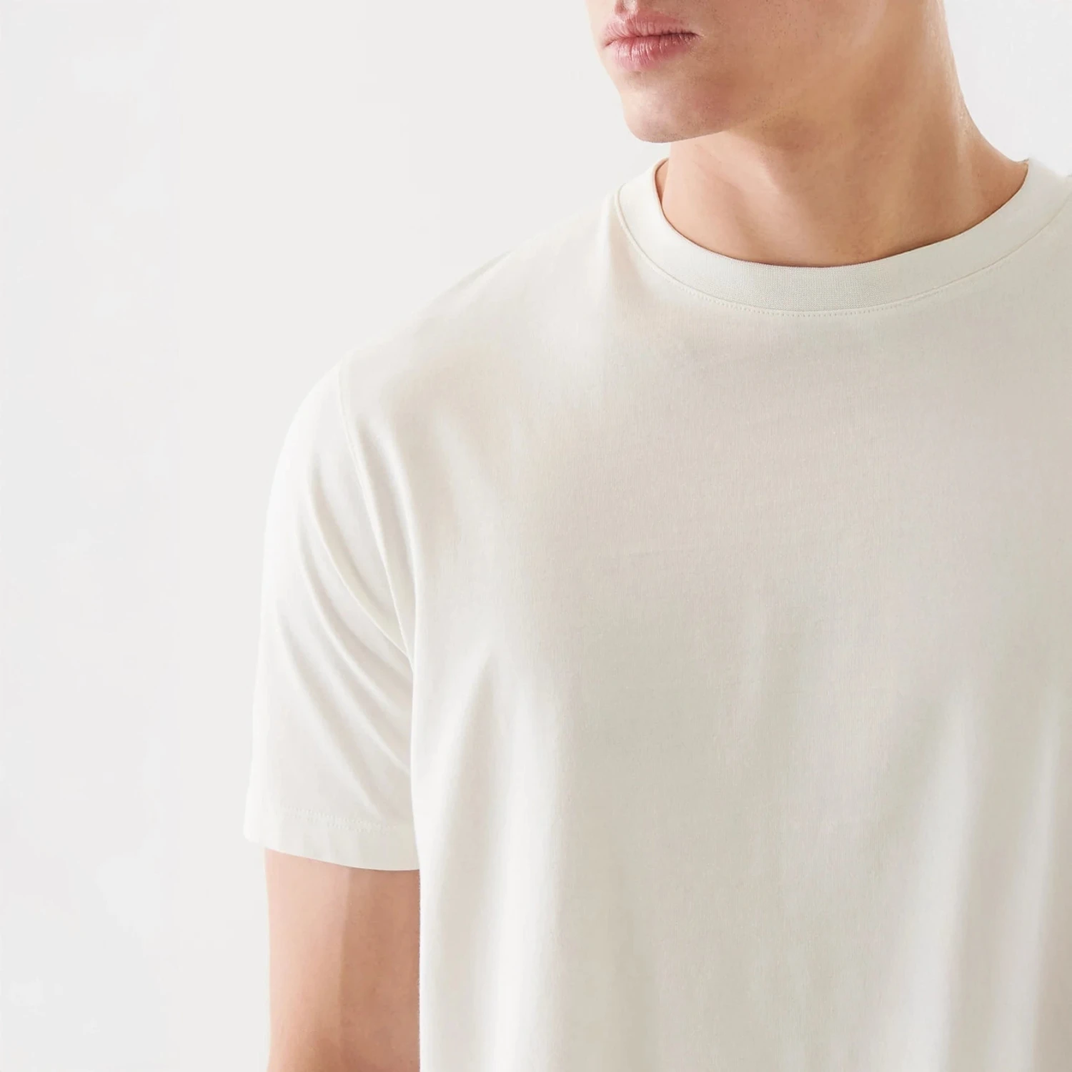 Vanilla Organic High Crew Pima Cotton Short Sleeve Crewneck T-Shirt - Patrick Assaraf 7 Vanilla Organic High Crew Pima Cotton Short Sleeve Crewneck T-Shirt - Patrick Assaraf - Image 5